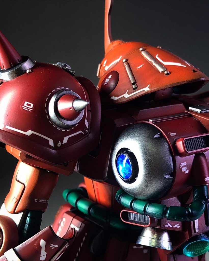 バックパックに寂しさを感じたので、Hアイズを使用してセンサーっぽいものを追加。スラスターも追加しています。