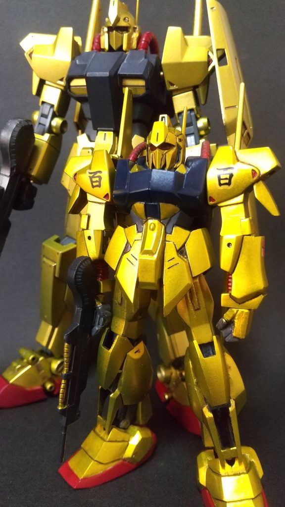 過去のなんちゃって百式となんちゃってにはクリヤーイエローを塗っていないので色味が違います。どちらも好きだなぁご観覧頂きありがとうございました🥰