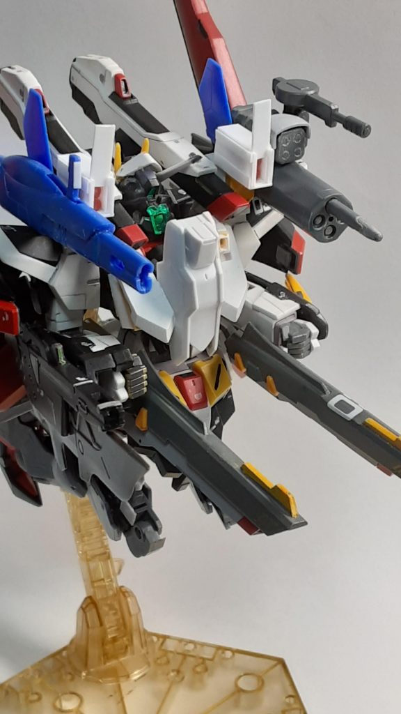 サイドの追加装備以外は可変後も装備可能です。ちなみに両肩部の２連装ミサイルポットは自作で差し替え無しで開閉可能です。塗装完了後に「アメイジングストライクフリーダムガンダムノワール決戦装備バージョン」として投稿したいと、思います。長文になりましたが最後まで見ていただきありがとうございます。「いいね」やコメント、フォローを宜しくお願いします。