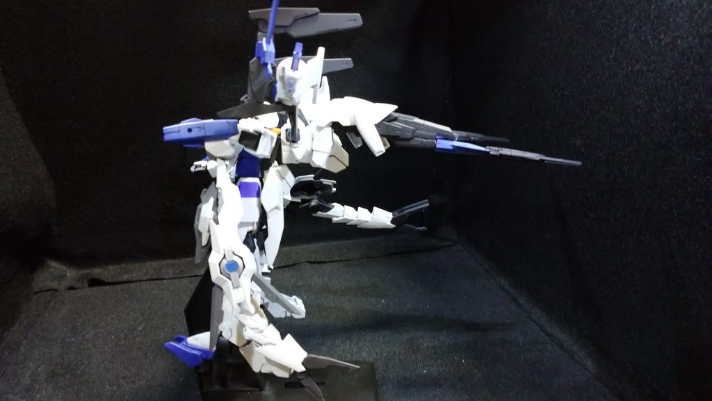 キャノン形態側面。