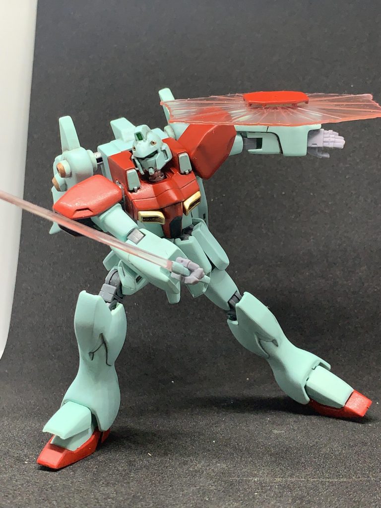 ビームサーベル!特に語る事はないかも。こういう曲がってるビームサーベルパーツって萌えるよね。