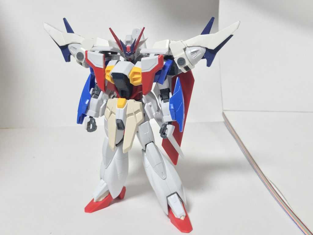 制作途中。基本的に頭は余っていたコアガンダムから、腕とドライブはスカイメビウスからコンバートしてきましたが大部分はエアマスターです。長々と失礼しました。エアマスターをベースにしてエクリプスガンダムっぽい何かを作ってみようとしたものです、当初はファイターノーズがありましたが取っ払いました