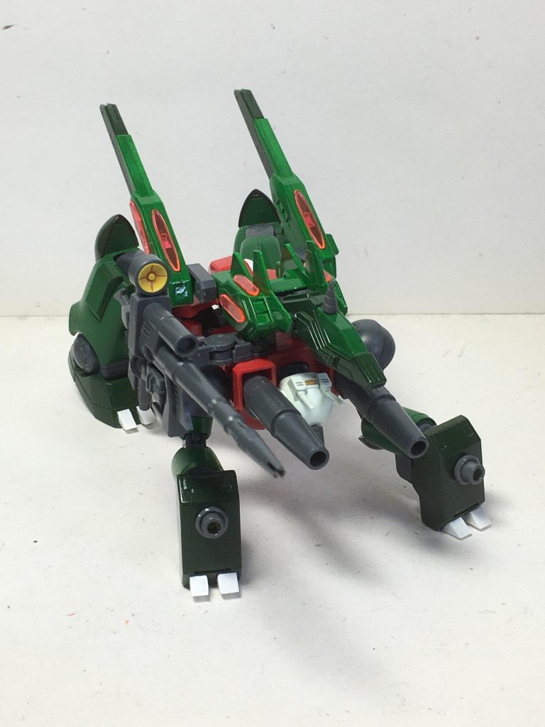 ライフルはジョイントがあるため割と自由度は効きます。代わりにキャノンは前方しか向けません。