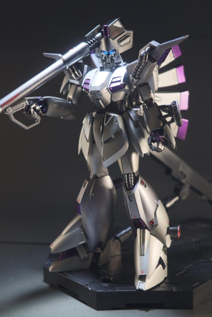 照明効果でカメラアイ点灯っぽく