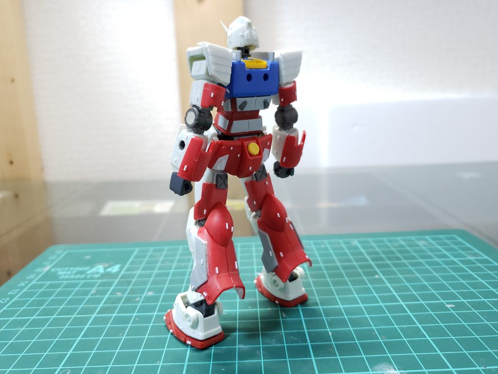 ガンダムに切り刻んだガンキャノンを合わせました。