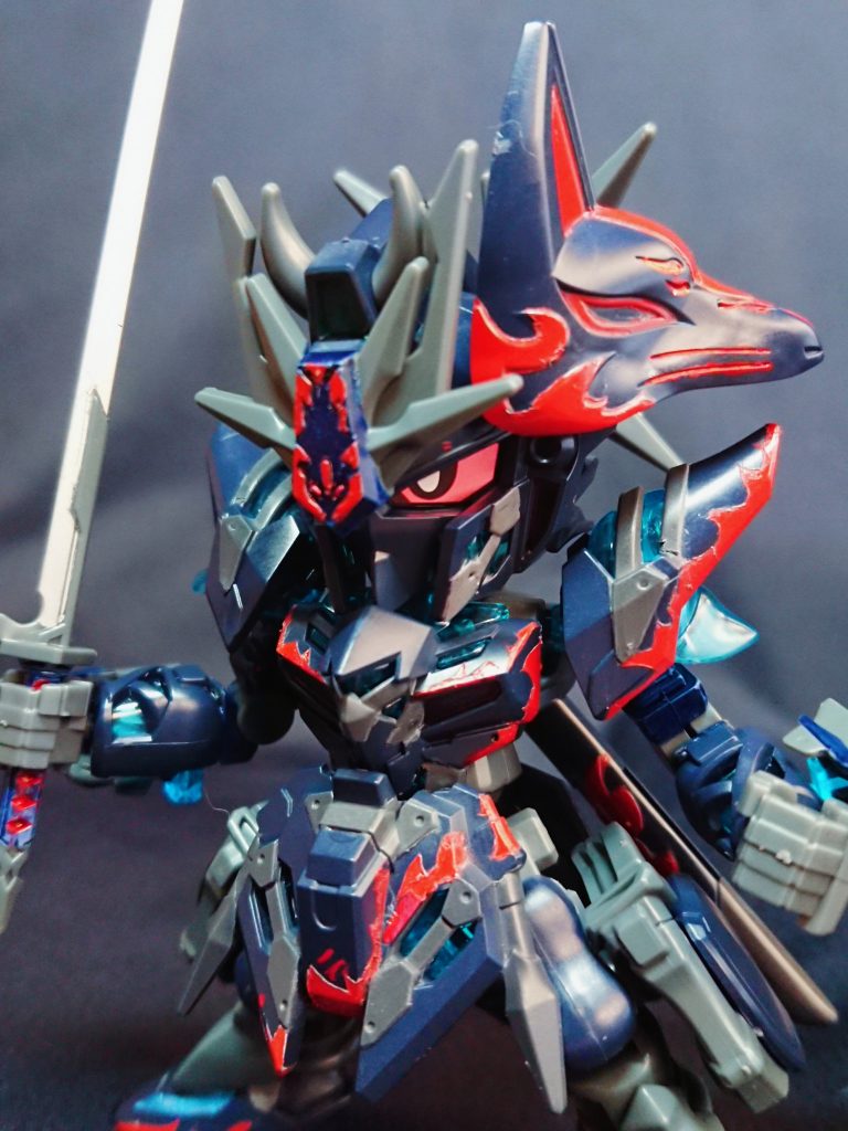 ファイアパターンですが、全てマスキングによる塗装となっています。モールドが無く、シールと同じ形状にマスキングするのには手間でした。大人しく筆塗りしたほうが無難ですw