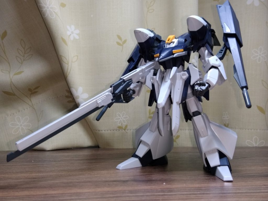 おまけ。足延長、腰アーマー下げ、前腕差し替えまで完了した絵です。最後まで見て頂きありがとう御座いました。