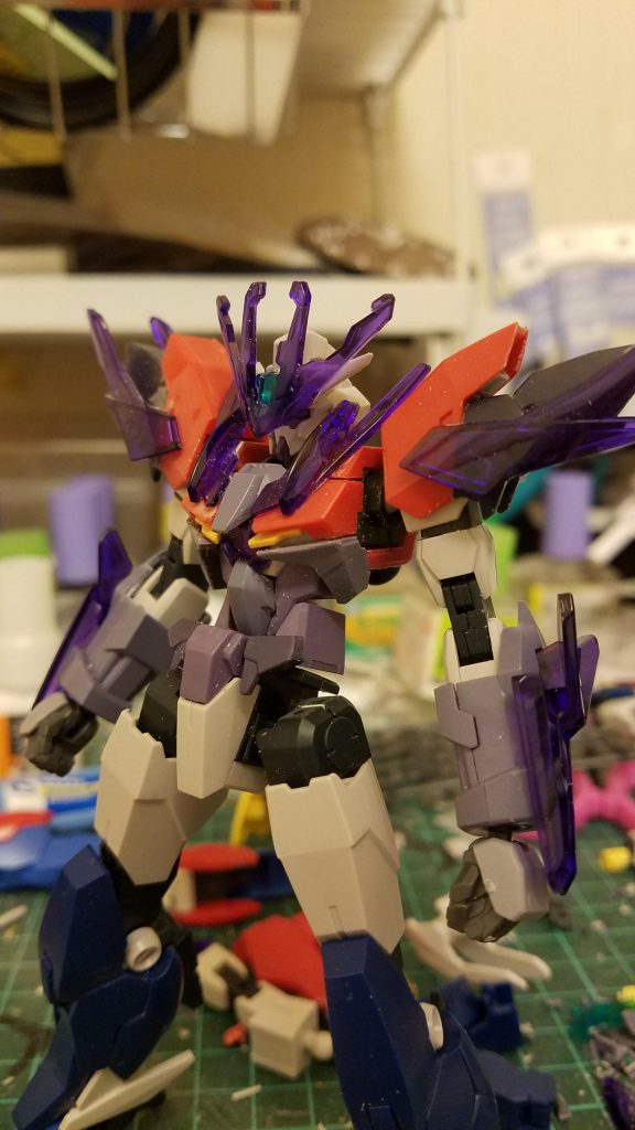 ここから制作工程ですお気づきの通りメインに使ったのはトライジェントグレイシャーです腕はグレイシャーの腕を加工し接続出来るようにしました