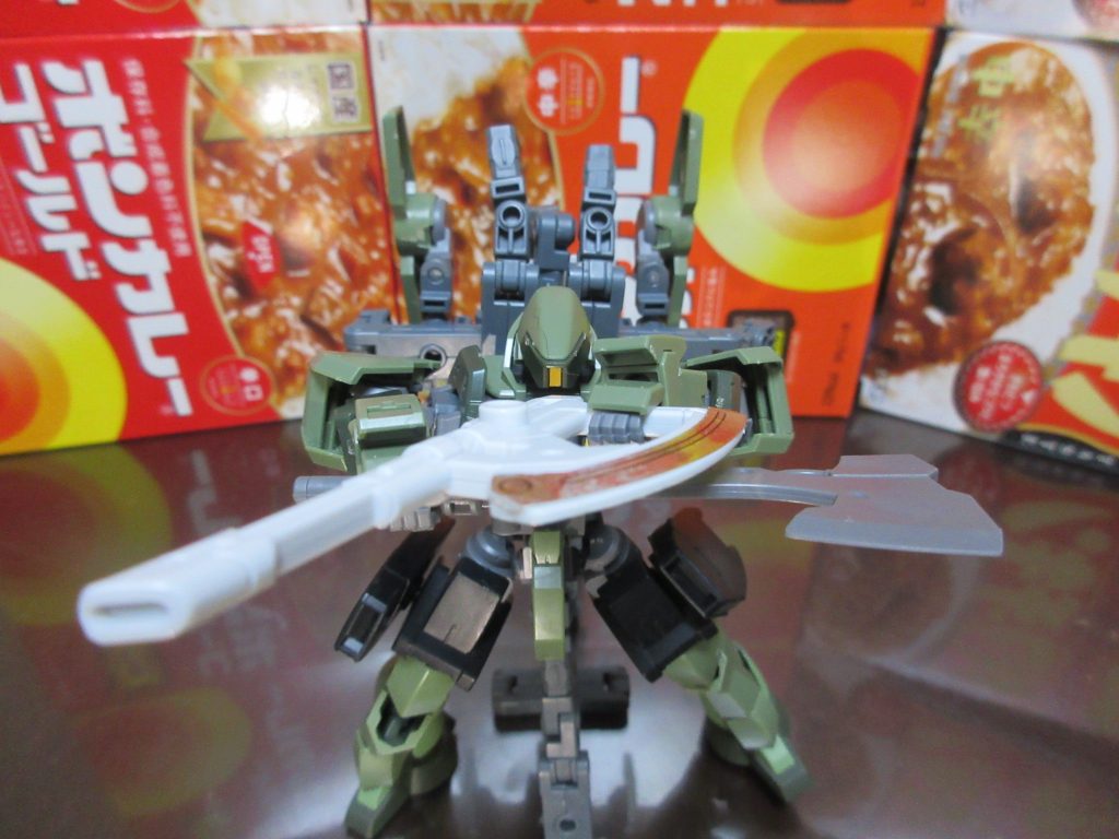 アスランが乗ったザクウォーリアみたいに抜刀(?)!この後バトルアックス投擲したい