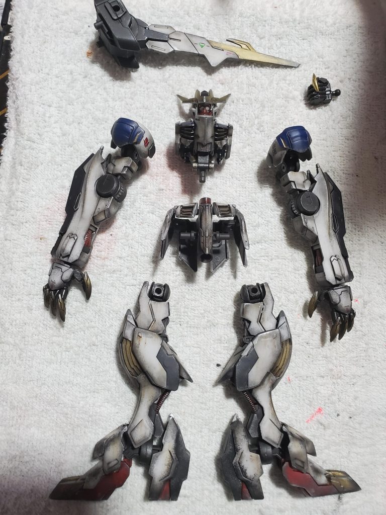 部分塗装とウェザリングのみ。ウェザリングはリアルタッチグレー3、ウェザリングマスター、タミヤエナメル塗料で。実はアンテナの中がエナメルで割れましたw