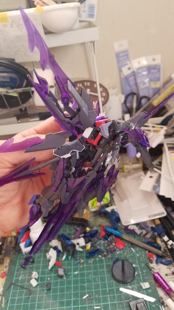 フェニックスアーマーの制作途中です形にするのに過去最高にコアベースを切り刻みました