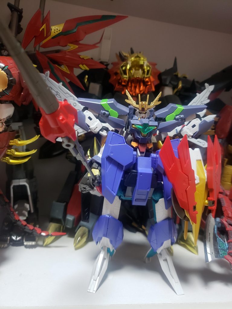 リライジングガンダム仮組白い機体にしても、かっちょいーんじゃない!と、思い切って制作を始めました!