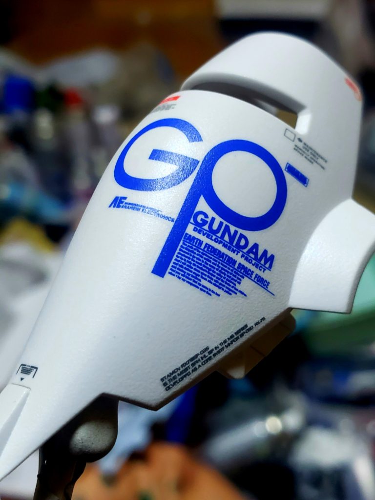 今回はトップコートにポリカーボネート用のクリアーを使用して超合金トイ的なシボ加工風の塗装しました