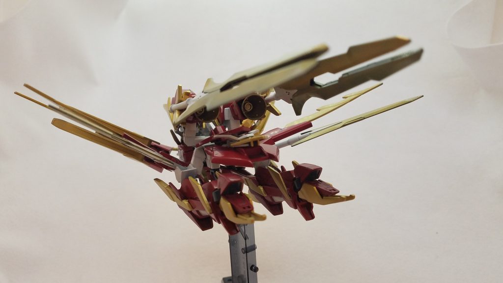 フェニックスアーマー  バックショットアーマー単体で高速戦闘が出来る大型ブースターが特徴です