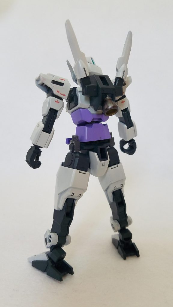 コアガンダムⅡバックショット可動域を広げる為に胴体を合計2mm延長してあります