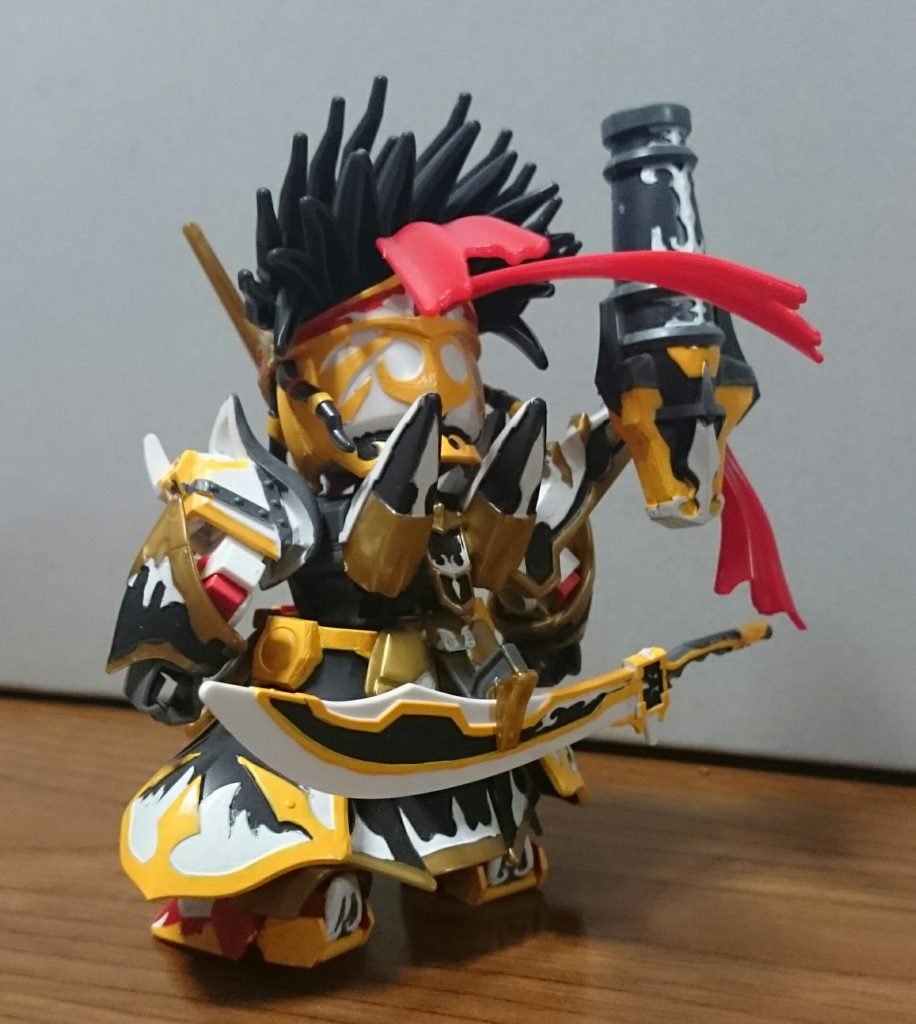 ・背面腰に剣をマウント出来るんスけど、塗装部分と干渉するっス…剥げた