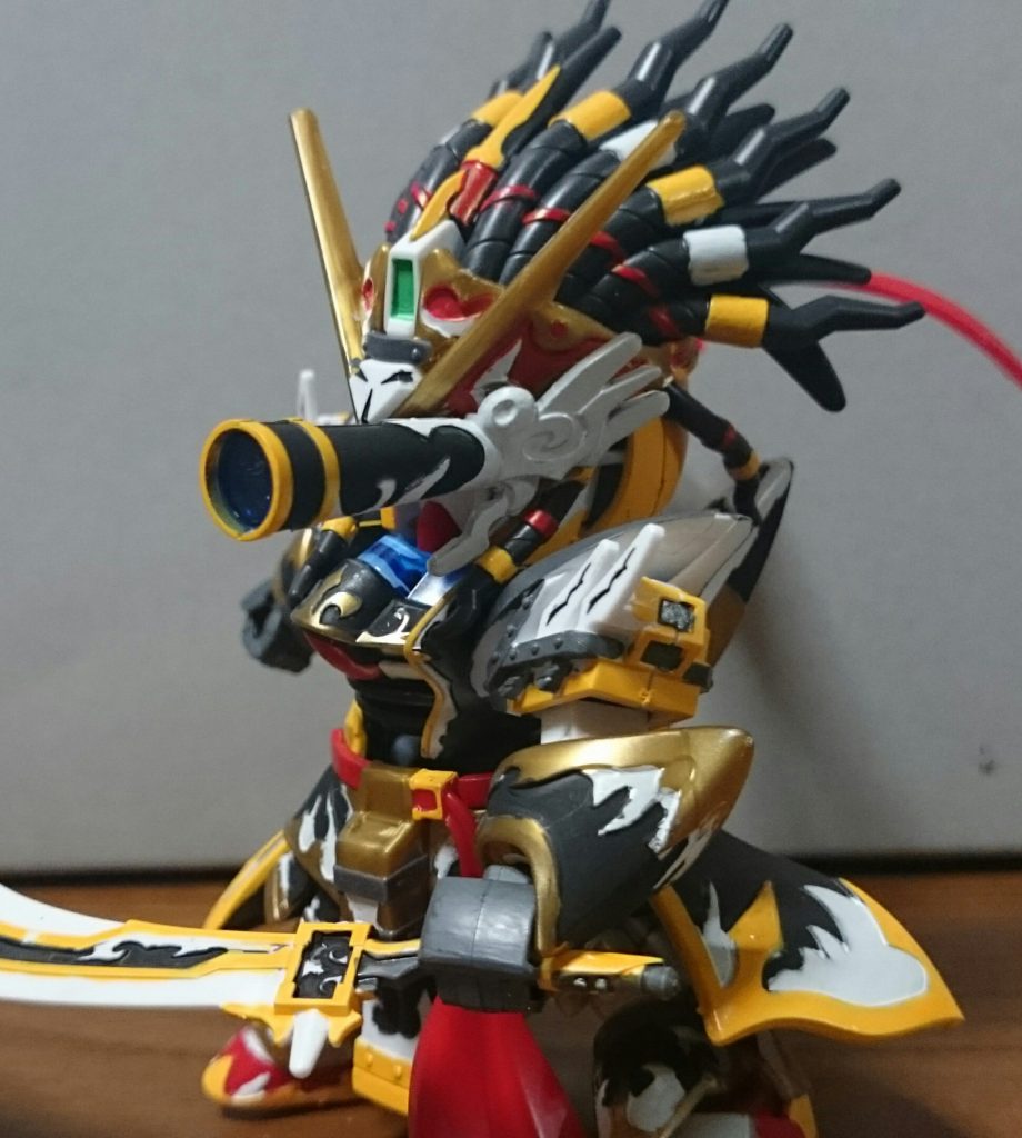 ・マスク望遠鏡…？のようなマスク。…これマスクなんスかねぇ…ちなみにブルーの最中なクリア成形2パーツなんスけど、レンズの箇所以外は全塗装っスめんどかった！