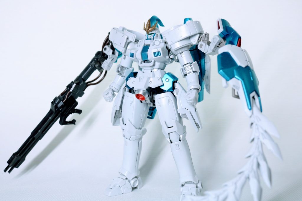 メタリック塗装は初だったので下地をシルバーにしたり成形色から直塗りにしたり色々試しながら塗装しました。どちらがいいかは成形色によるかな