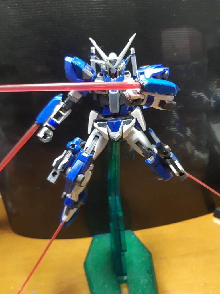 つま先ビームサーベルとトンファーのサーベル時つま先のサーベルはアルケーを参考にしました。