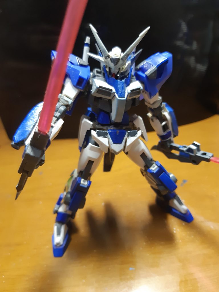 ビームソード時、ピストルの後ろに付いていた補助パーツを外すことで使えます(尚補助パーツ自体はパージするのでピストルの安定性が下がる)