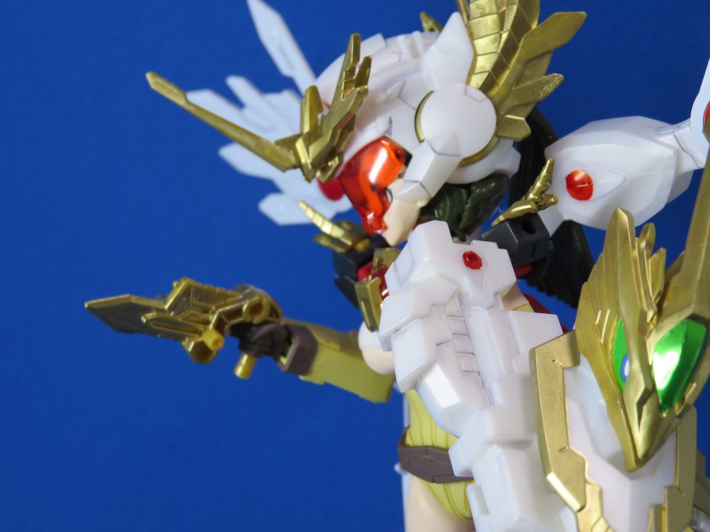 サブアームでの保持は、銃のグリップ側なので、銃身を外してそのまま換装できたりします。