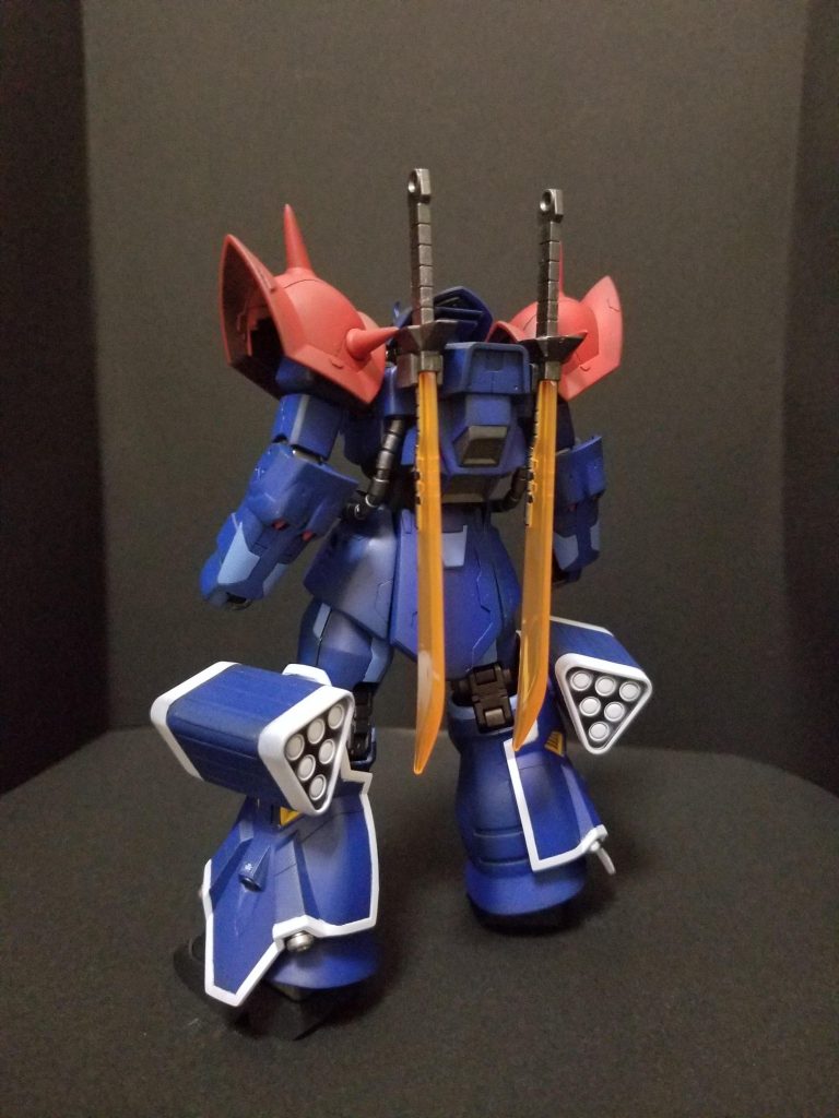 後ろ側塗装は青一色ではなく水色を入れてみました。もう少し割合を増やしても良かったかもですね