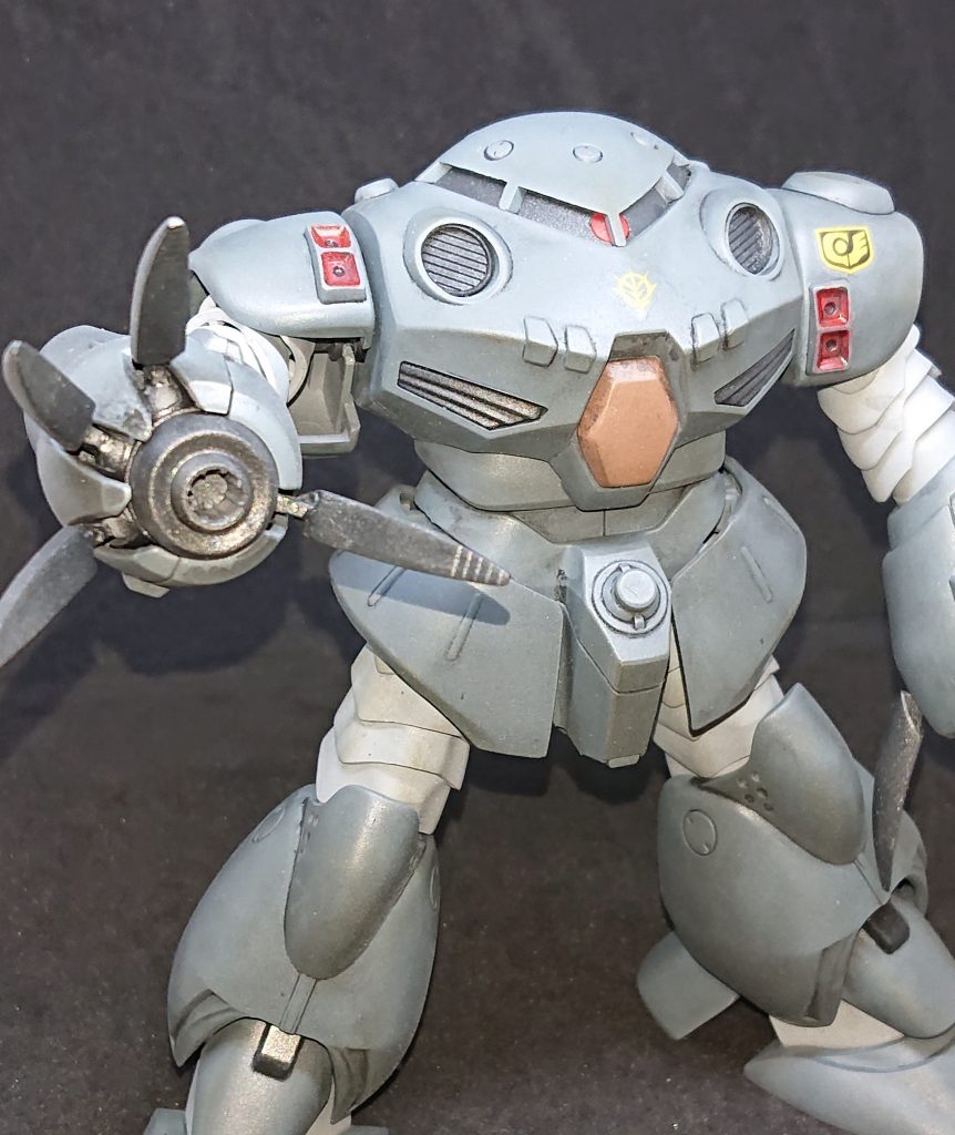 クローの肉抜き穴はエポパテで埋めました。