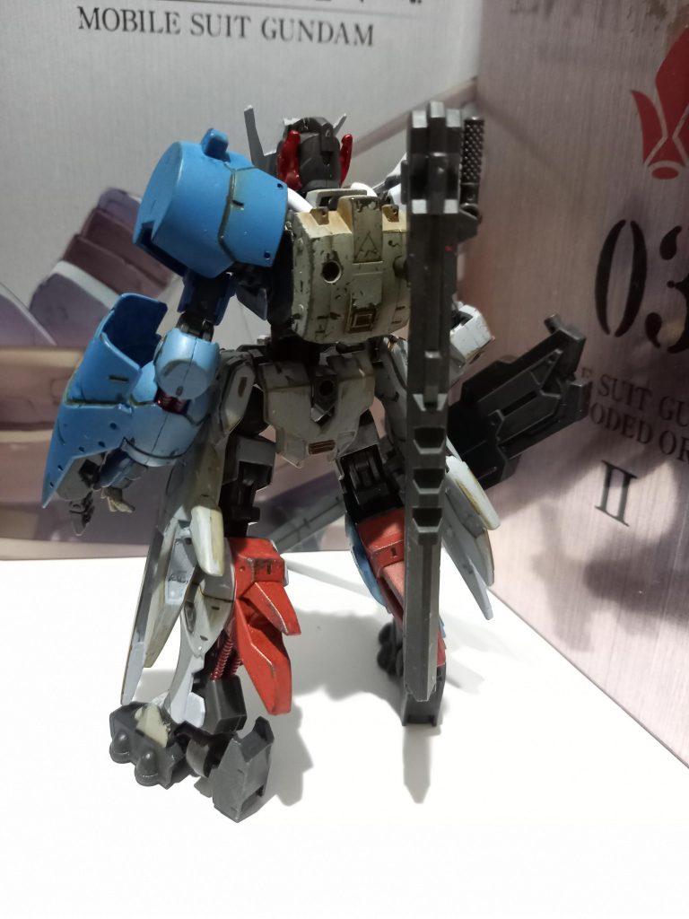 ちょっと姿勢が悪いファレホ筆塗り後リアルタッチマーカーブラウンで汚しボカシしてます。 