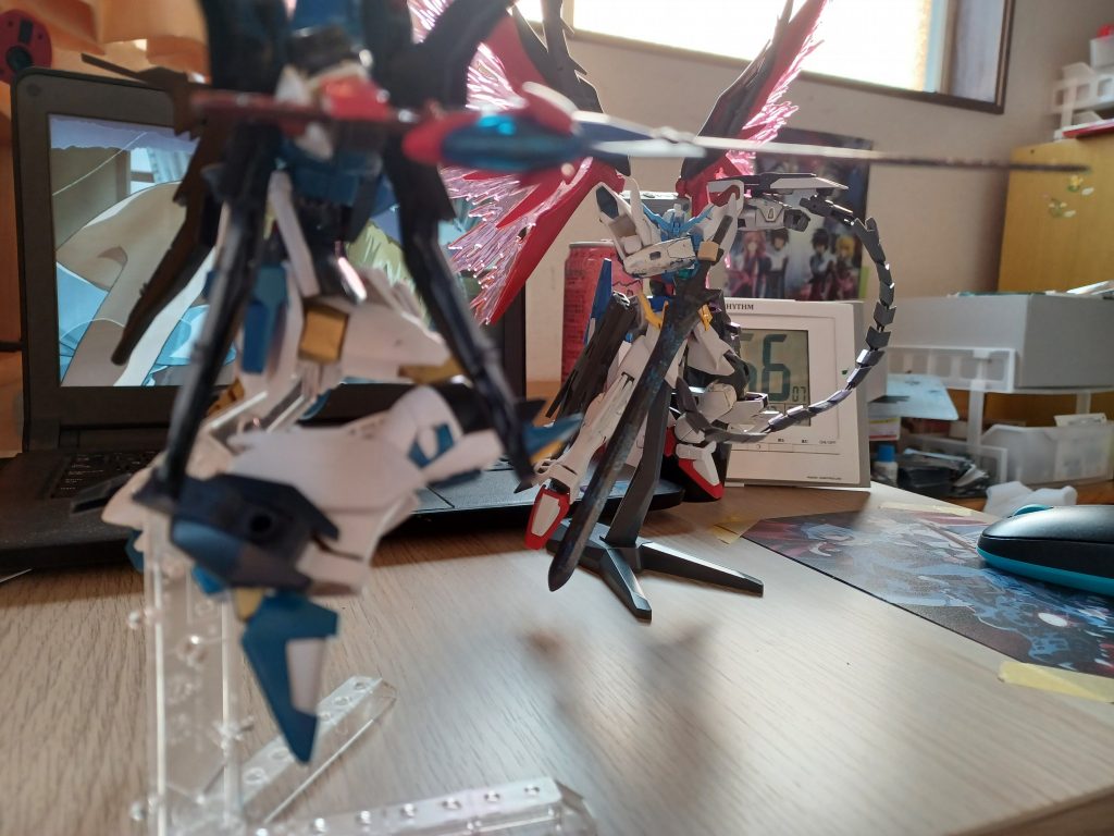 あっちなみにフリーダムNEXTさんにも新しい武器を持たせてます(右手に持ってる険です)