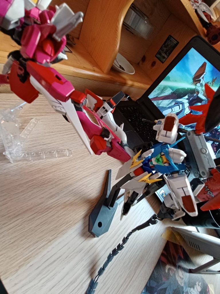 ちなみに左のインジャパイセンはただいま制作途中なので近々あげると思いますw最後に僕は学生なのでまだまだメンタルがクソザコですができればここはこうした方がいいよ、とかもっと頑張ってシャープ化しろーとかお構い無くどんどん言ってくださいもちろんかっこいいなど言っていただければ幸いですwだらだらと書いてごめんなさいみてくれてありがとうございました!