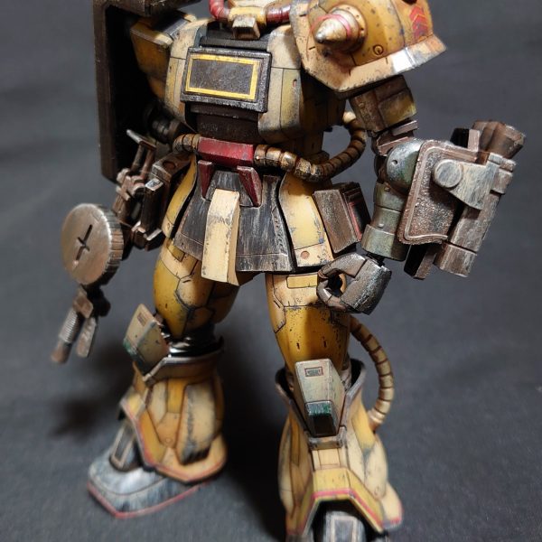 HG ザク・デザートタイプ