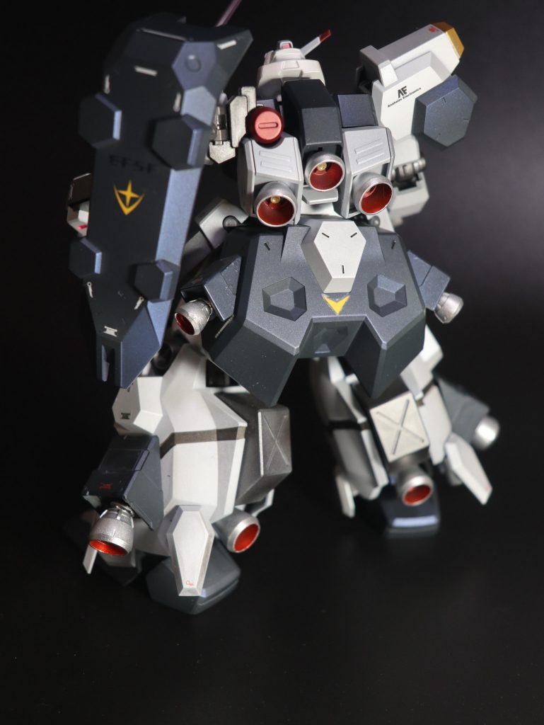 高機動戦闘装備バックショット相当扱いづらい機体だと思う、ちなみに追加バーニアは全てネオジムで着脱可能