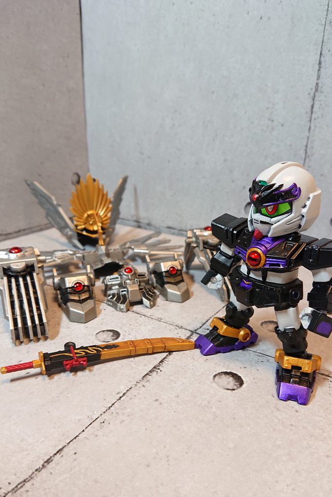 エピオンの方の信長もボチボチ製作に入ろうかな。