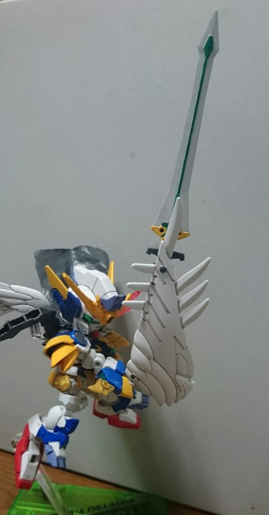 ・暴風の大剣風の剣と翼の剣を合体!ぶっちゃけピンバイスで開口した穴にくっつけただけ!