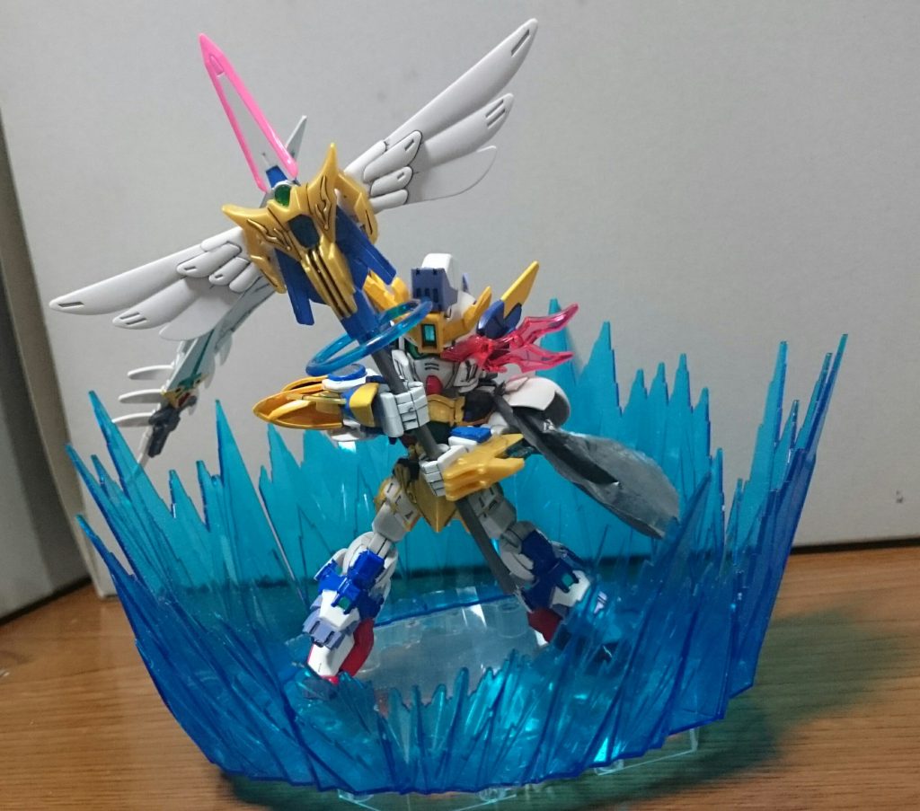 魔法を使用する時は羽が展開!