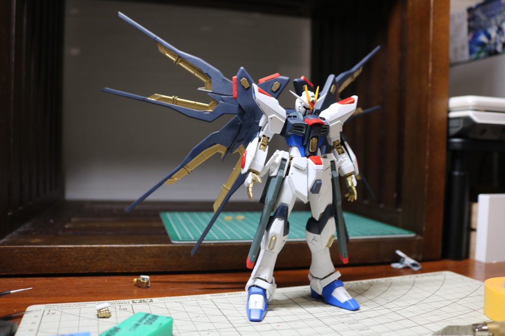 ウイングの金は見えないですが塗装しています。