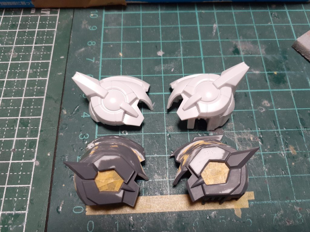 頭はBB戦士のクアンタが手に入らなかったのでSDEXエクシアを改修してます