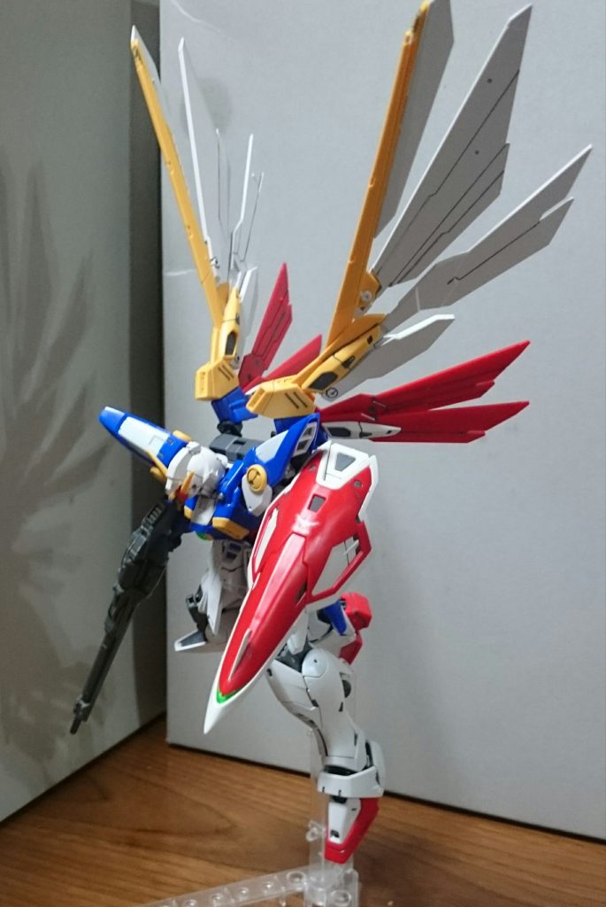 ウイングの羽はアレンジされており、このように派手に展開!