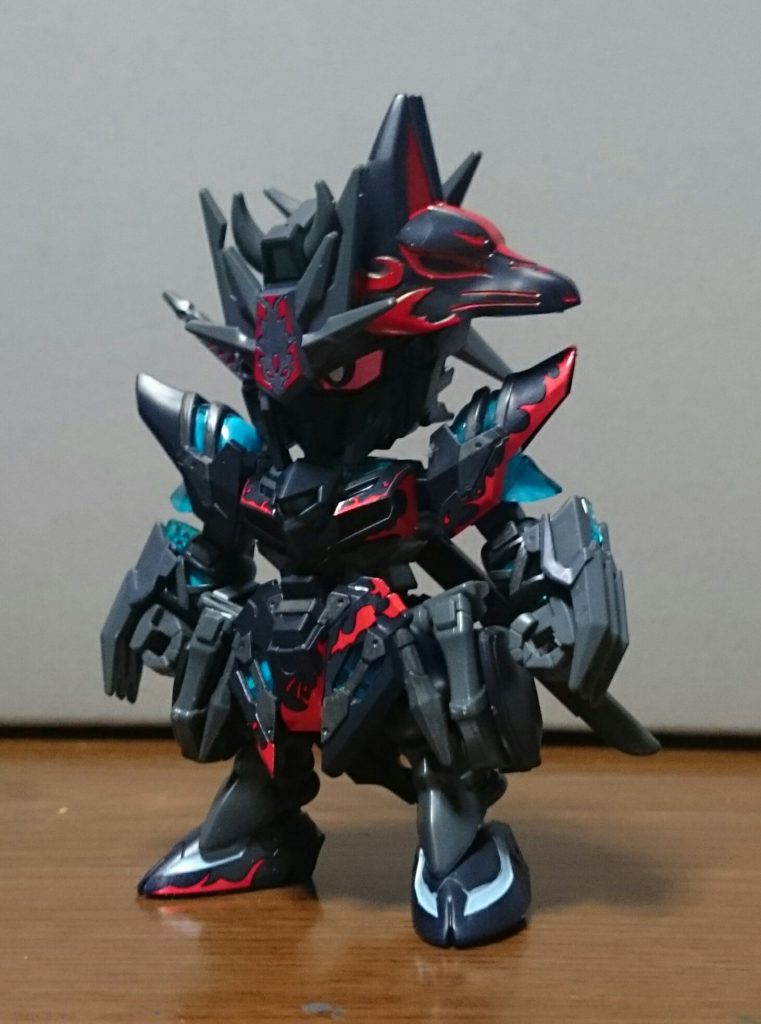 ・佐助デルタガンダム 全身のファイヤーパターンなんスけど……実はモールドあるのはおでこ、お面、鞘だけで、本体の首から下の箇所はモールドなかったという…なので大人しくシールを使用したので、NotドMっス……これはリデコで才蔵ガンダムデルタカイが発売されるかもっスね