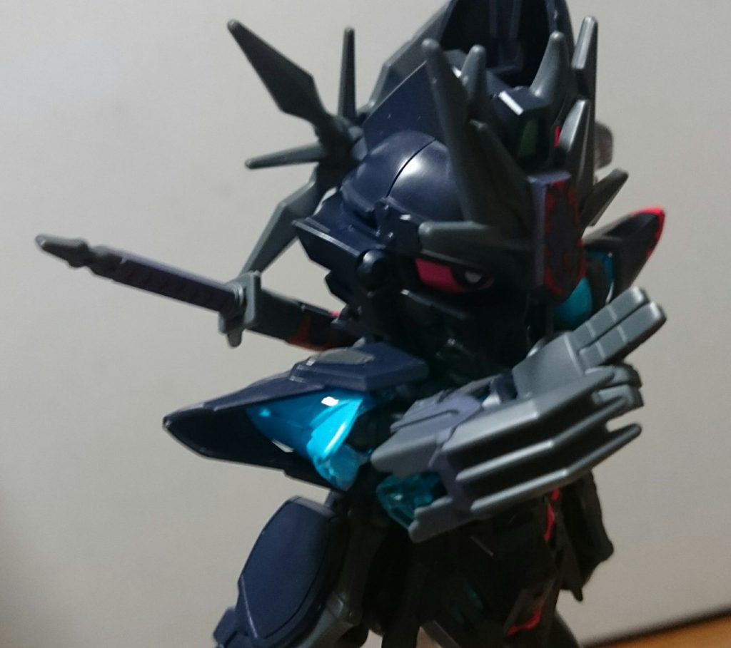 忍者の印を結んだっぽいハンドパーツ(右)が付属！