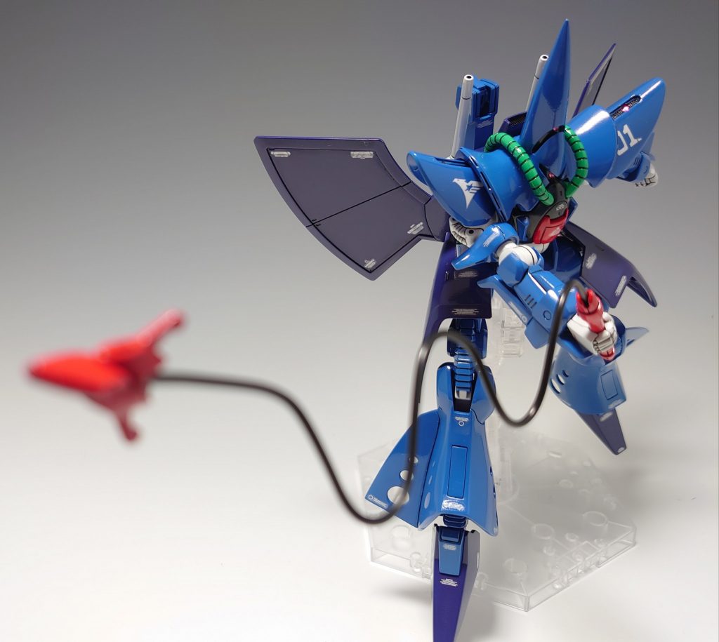 ハンブラビの武装と言えばこれってイメージのウミヘビ。ビリビリまではわりと成功するが毎回邪魔が入る、一番の戦果は直接百式にぶつけて地球(キリマンジャロ)に落とした所ではないだろうか…「ラムサス、ダンケル！Zに海蛇を仕掛けるぞ！」