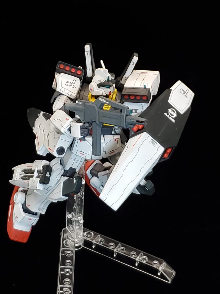 宙域戦っぽいポージング個人的にライフル、シールド共にジェガン系統が好みだったりします