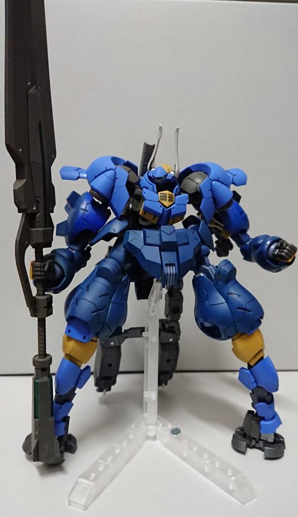 もちろんヘルムヴィーゲのバスターソードも持たせ保持出来ます。