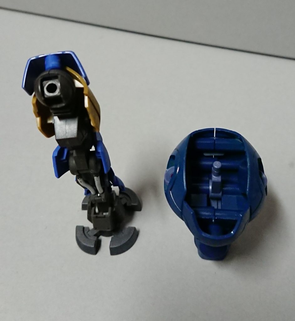 脚部はそのまま無加工で取り付けています。