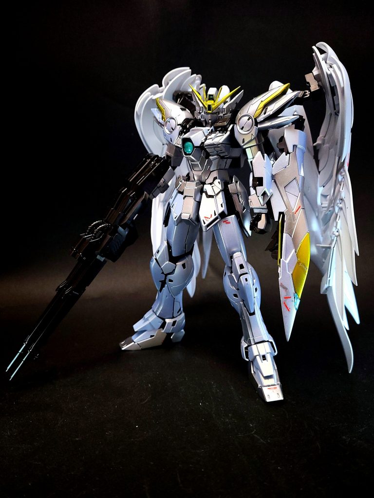 オペレーションメテオ以前のMSが基でありながら、スペックは現在の主要マーズスーツや、IIやIIIからの大幅な改良を加えられたビルゴIVにもひけをとらず、特にその機動性は高い誘導性を持つ無数のミサイルを青白い粒子を残像として残しながら余裕で回避するほど。