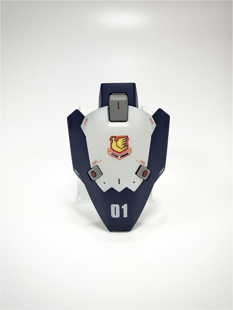 シールドには、ティターンズの部隊章を水転写デカールで貼り付けました。ティターンズの機体なので良い感じに仕上がったと思ってます。