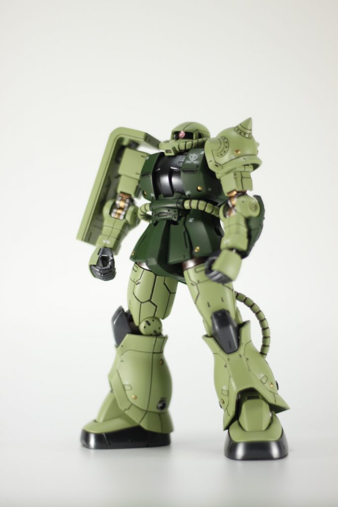 ディテールライン、段差部分スジボリ彫り直し。太股スジボリ追加。