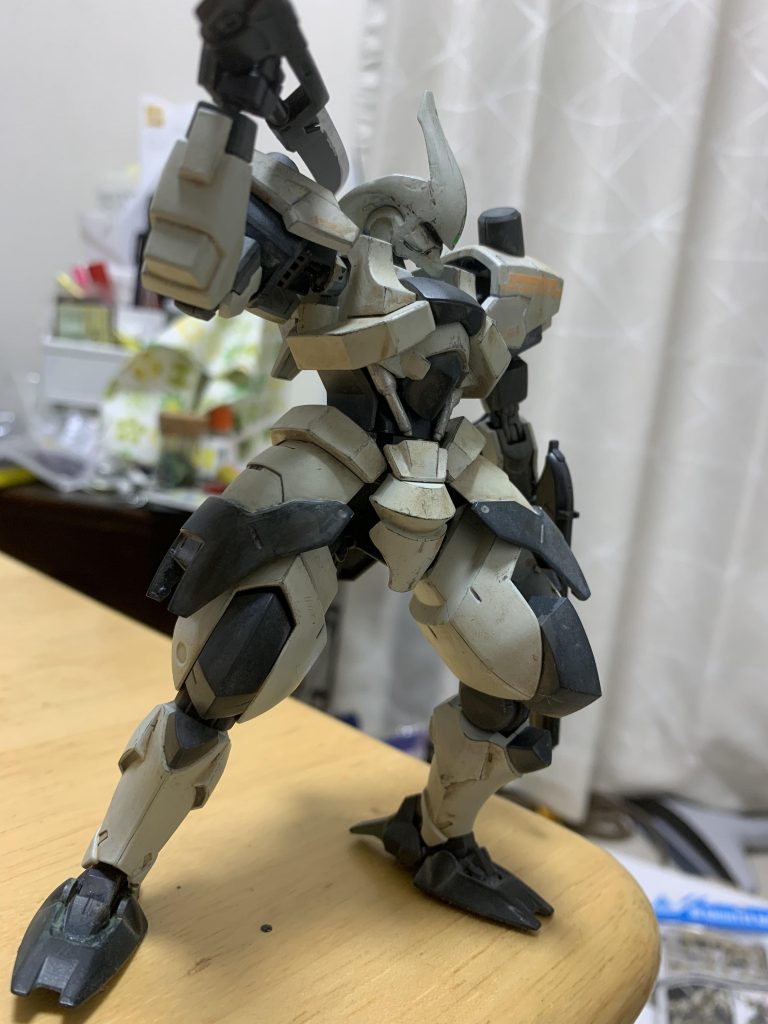 左右非対称になってます