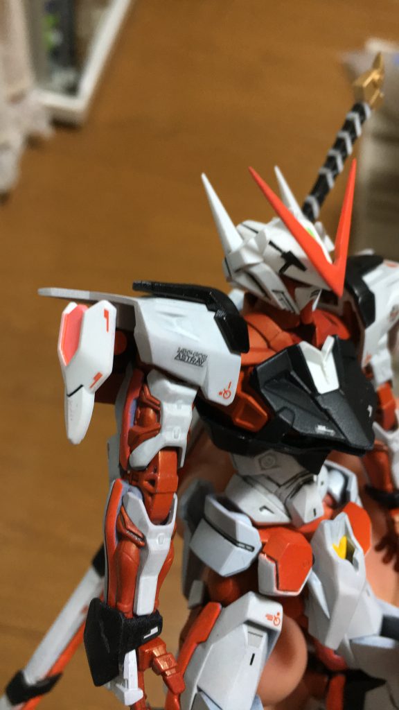 デカール貼ったところです。