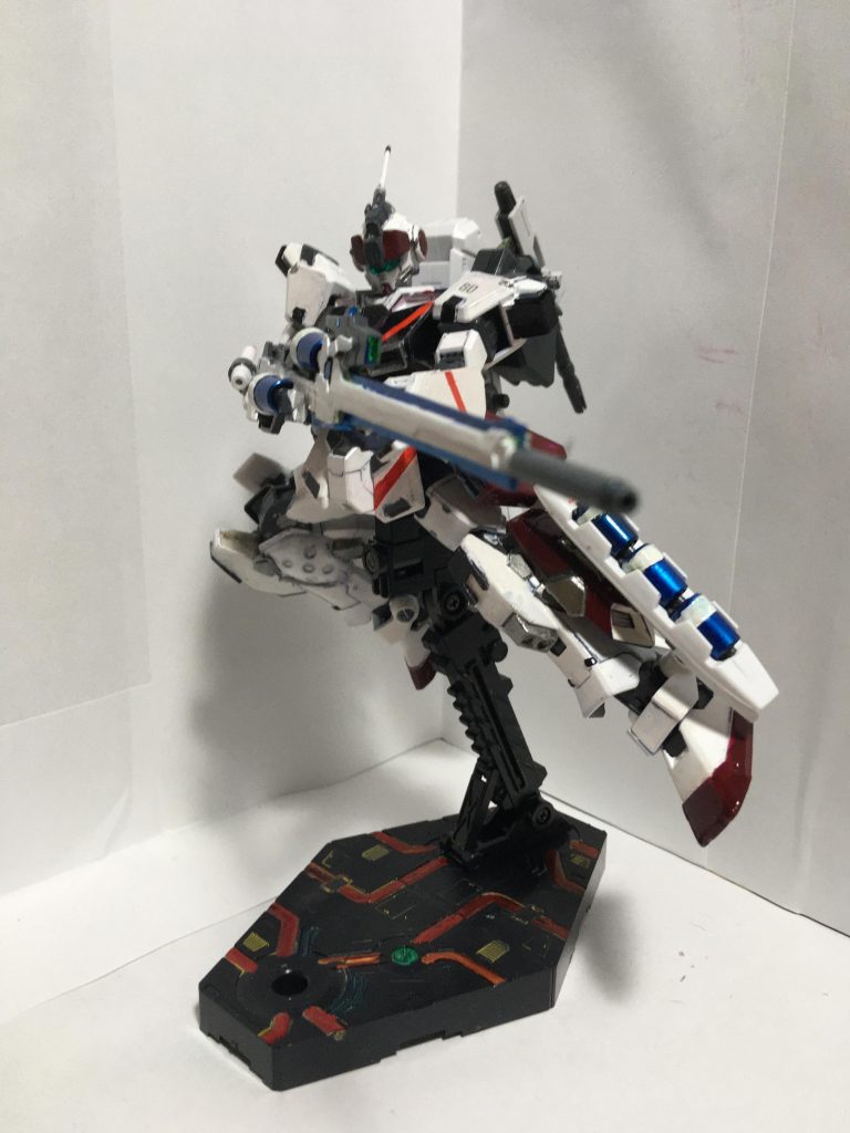 バスターライフルを構えて